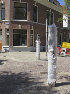 907267 Afbeelding van de aanleg van de 'knip' op de Kruisweg te Utrecht, om het sluipverkeer tussen de ...